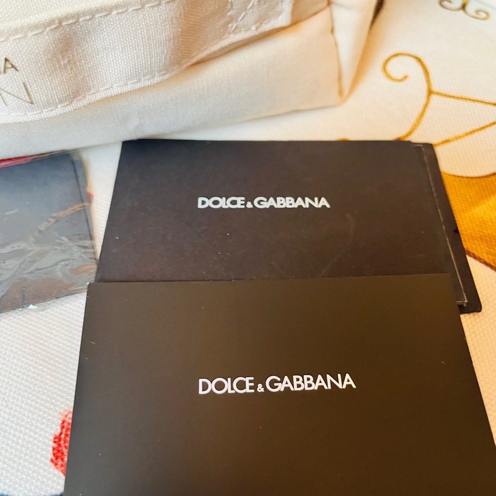 Dolce & Gabbana Bundle of Devotion Toiletry Pouch w/Branded Handle & Bonus Linen - Picture 5 of 15